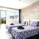 Modern 4 Bedroom In *