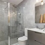 Modern 4 Bedroom In * Адехе