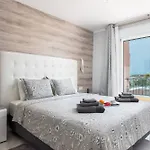 Modern 4 Bedroom In Будинок відпочинку *