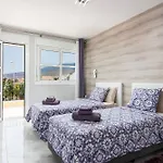 Modern 4 Bedroom In Будинок відпочинку