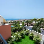 Modern 4 Bedroom In Будинок відпочинку