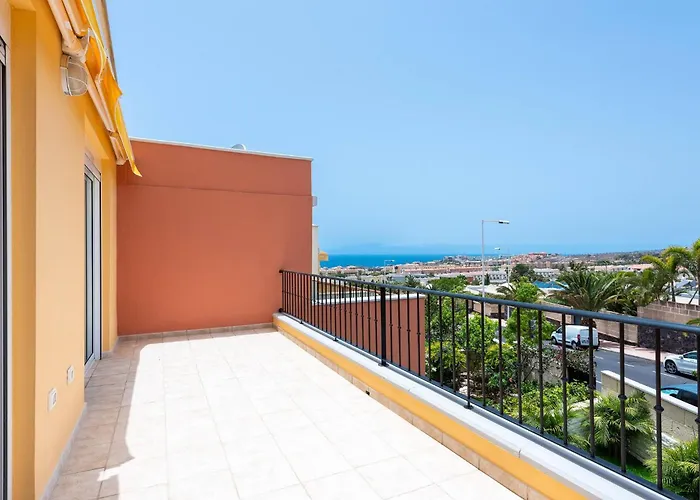 Modern 4 Bedroom In Casa vacanze Costa Adeje (Tenerife)