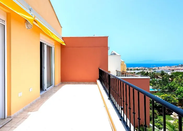 Modern 4 Bedroom In Hébergement de vacances