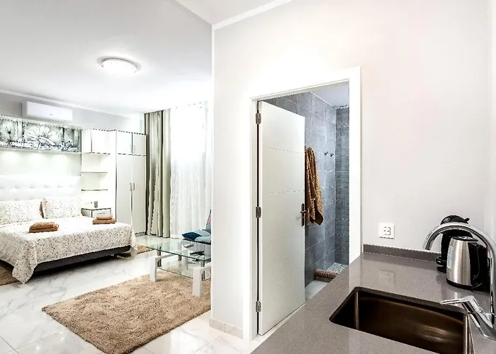 Modern 4 Bedroom In Hébergement de vacances *