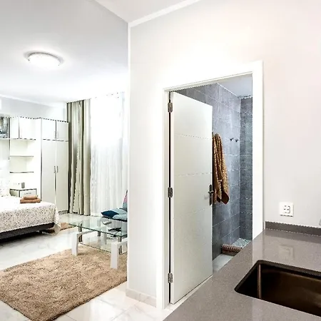 Modern 4 Bedroom In Daire *