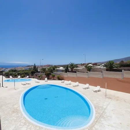 Modern 4 Bedroom In Daire Costa Adeje