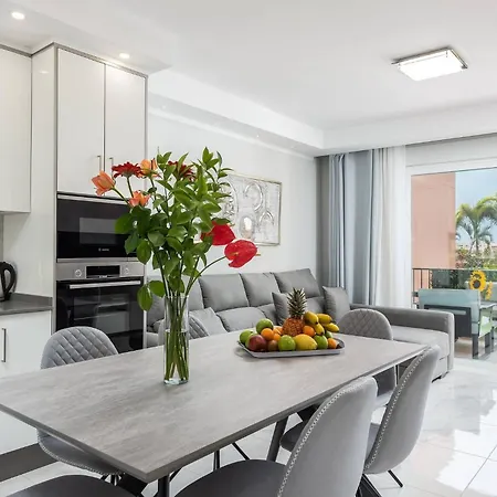 Modern 4 Bedroom In * أذيخي