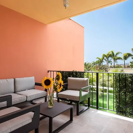 Modern 4 Bedroom In Сasa de vacaciones *