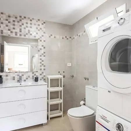 Modern 4 Bedroom In بيت للعطل أذيخي