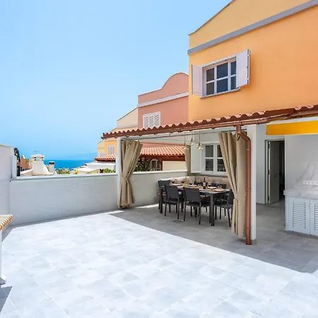 Modern 4 Bedroom In أذيخي