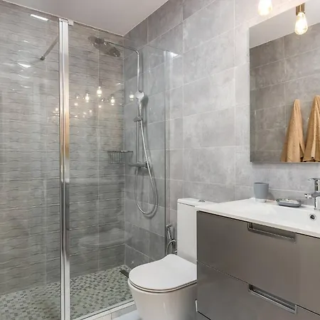 Modern 4 Bedroom In * أذيخي