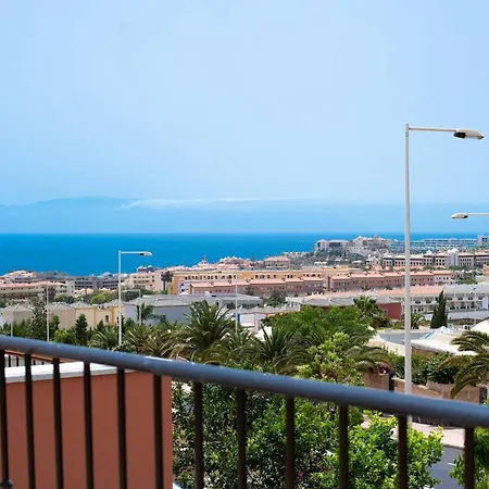 Modern 4 Bedroom In Сasa de vacaciones *