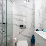 Modern 4 Bedroom In *